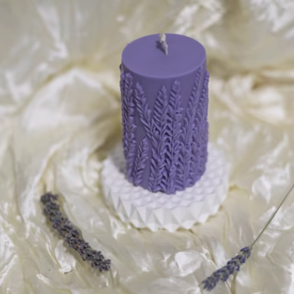 lumânare parfumata handmade pillar lavandă decoratǎ