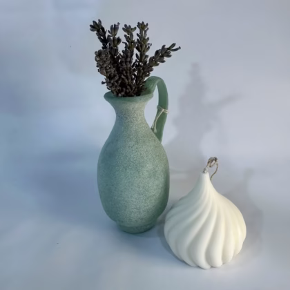 lumânare conică twist lavandă Lotis Ritual handmade soy wax spirale